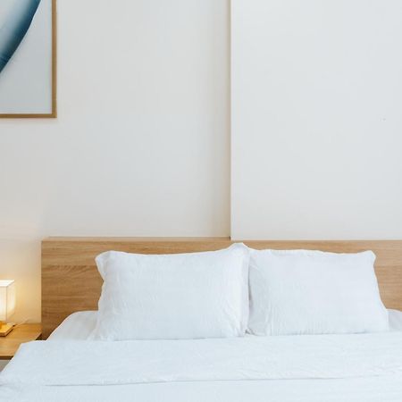 Sunrise City View Apartment , Near Lotte Mart Ho Chi Minh-staden Exteriör bild